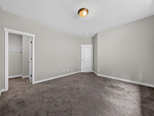 Building Photo - 15249 NE Woodland Pl