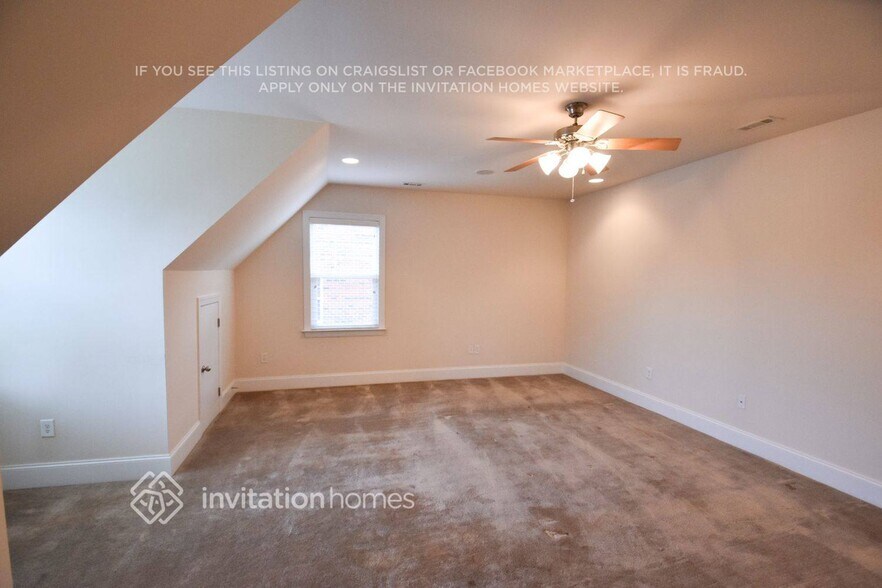 Building Photo - 10814 Bask Ct