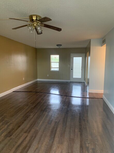 Building Photo - 1810 N Lauderdale Ave