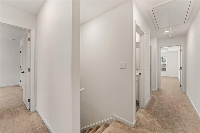 Building Photo - 649 Isom Walk
