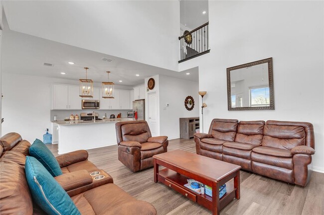 Building Photo - 122 Shagbark Trl