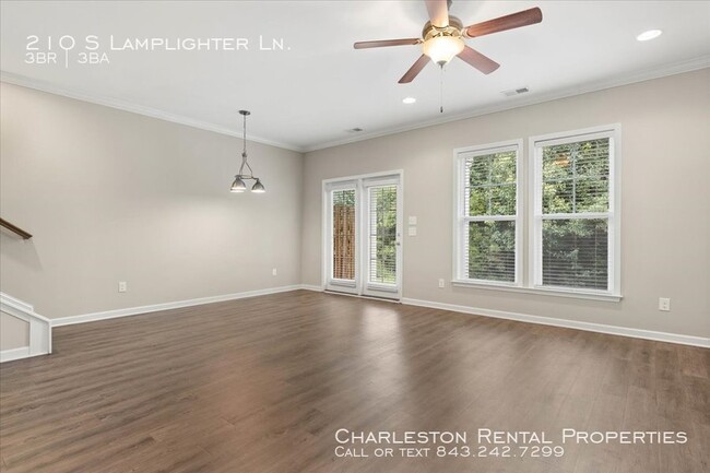 Building Photo - 210 S Lamplighter Ln