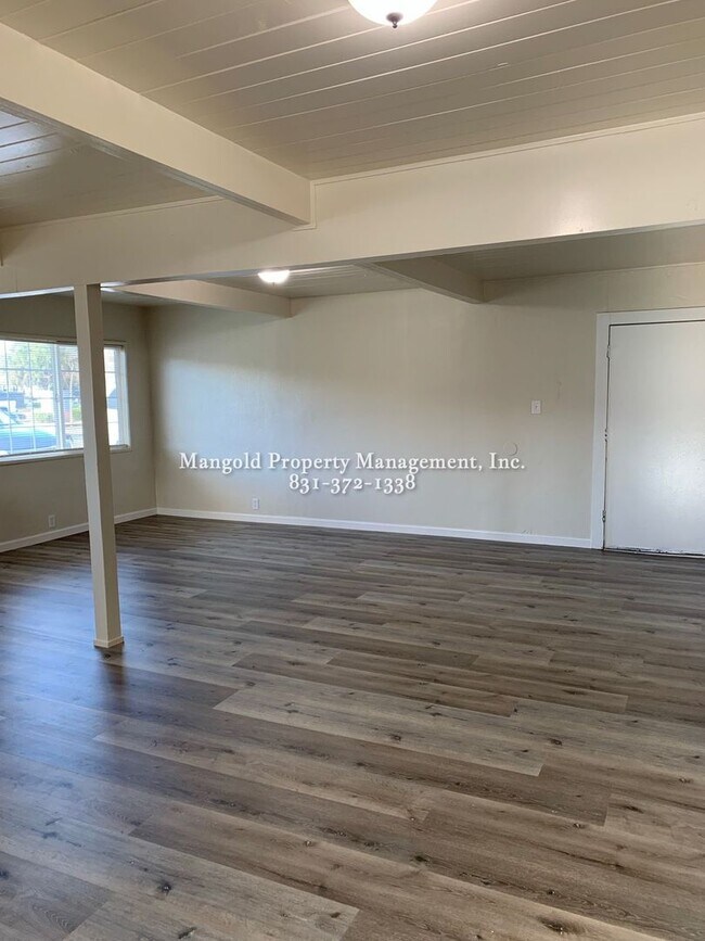Building Photo - Inviting 4 Bed/2 Bath Home with Spacious Backyard
