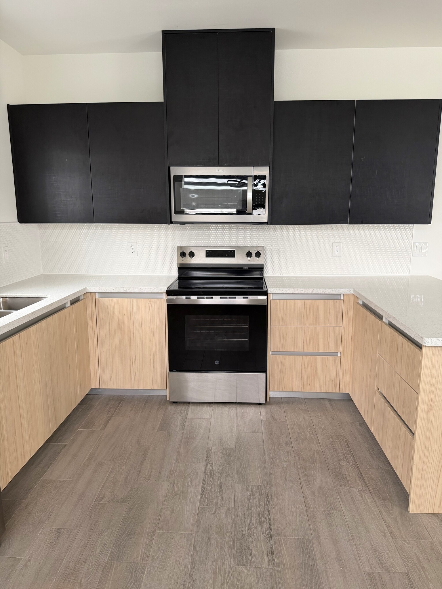 Building Photo - 220 W Campeche Ave