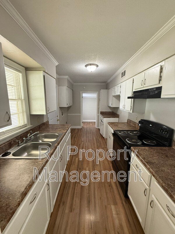 Building Photo - 3602 Donna Dr
