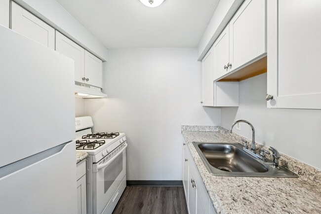 Floorplan - Manhattan Square