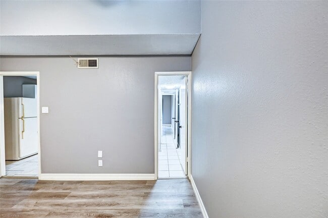 Building Photo - 12900 Walden Rd