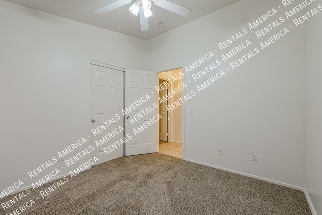 Building Photo - 7158 E Juanita Ave