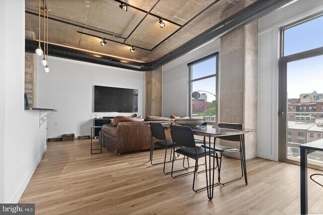 Building Photo - 113 N Bread St