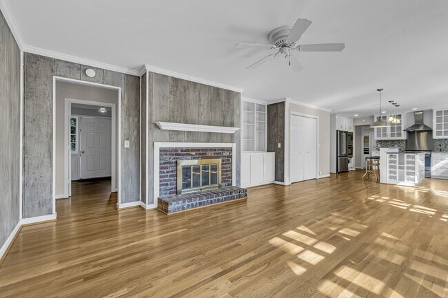 Building Photo - 1105 Chelsey Ct