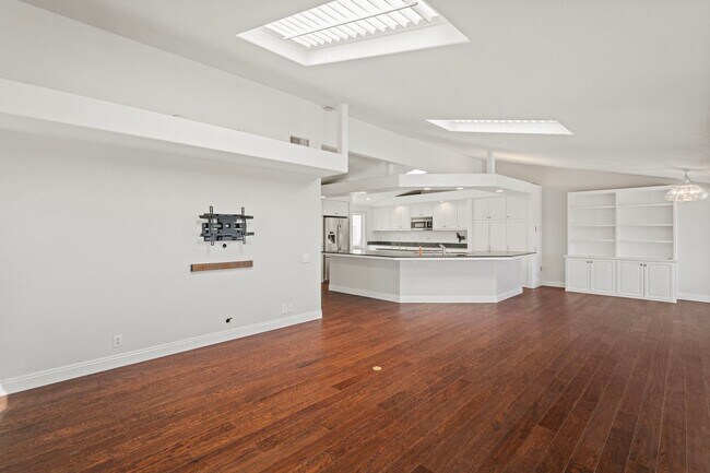 Building Photo - Stunning *VIEW* home for rent in desirable...