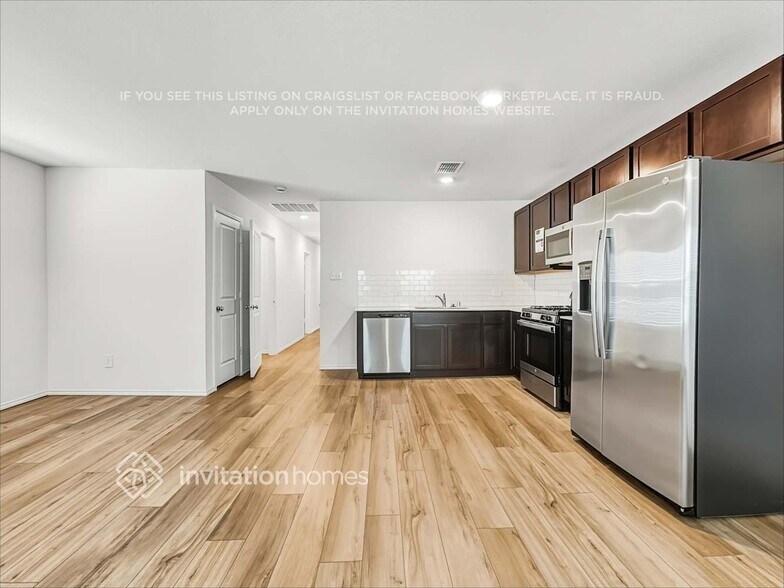 Building Photo - 3212 Crestone Dr