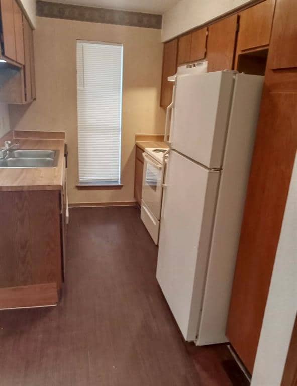 Building Photo - 2800 Bull Run