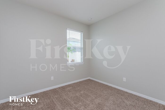 Building Photo - 12217 Fairlawn Dr