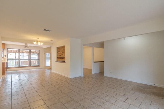 Building Photo - 11101 Froke Cedar Trail