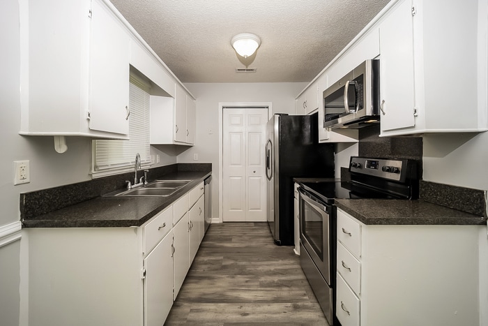 Building Photo - 8117 N Ridgebrook Dr