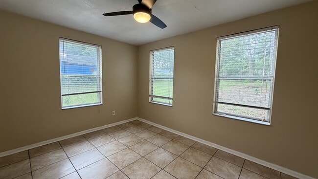 Building Photo - 3344 Soutel Dr