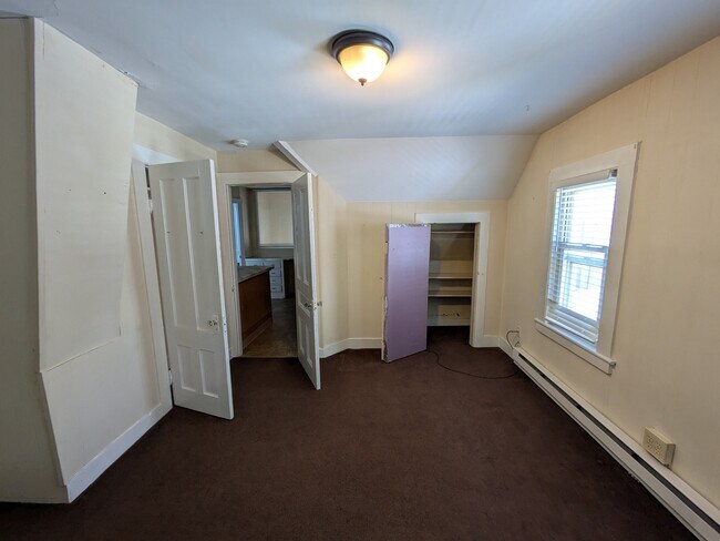 Building Photo - 90 Fairview Ave