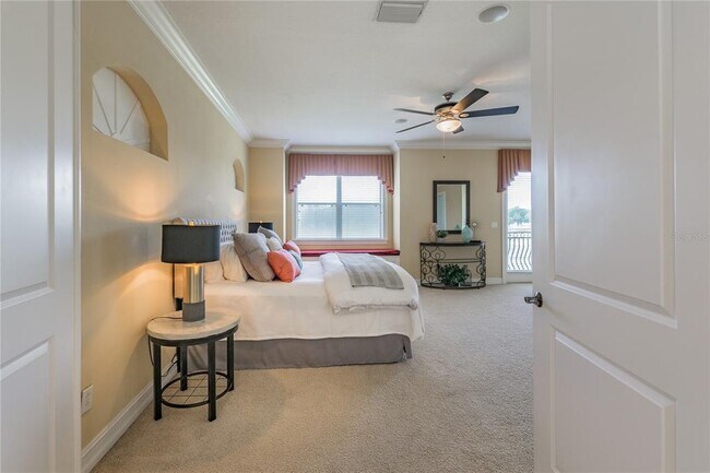 Building Photo - 13920 Clubhouse Dr