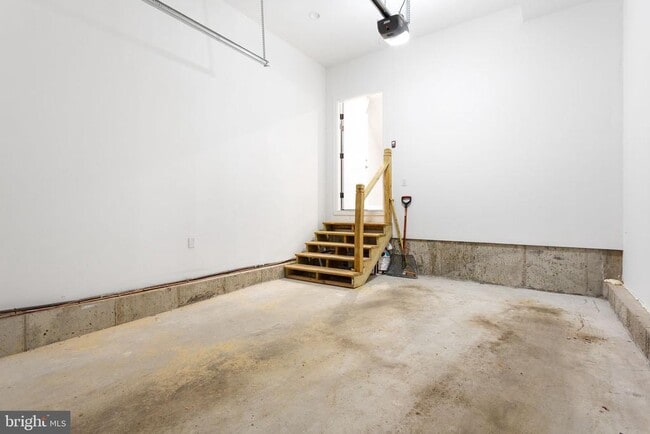 Building Photo - 1640 Edgley St