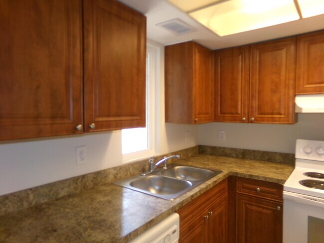 Building Photo - 1554 SE Royal Green Cir