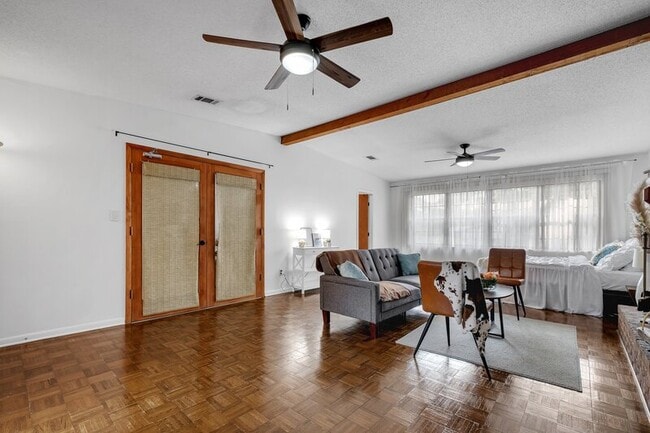 Building Photo - 1809 Quince Dr