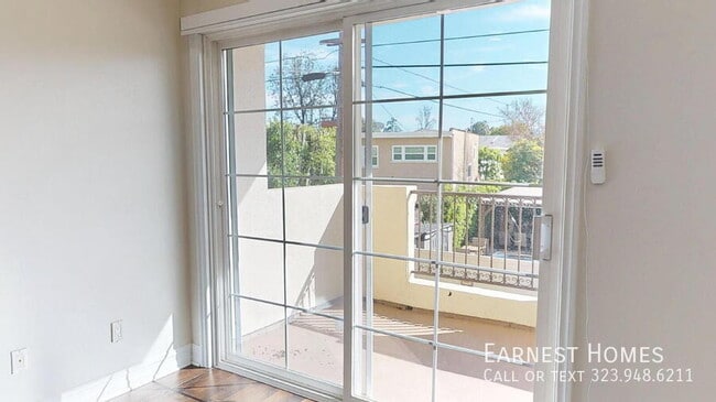 Building Photo - 14242 Burbank Blvd