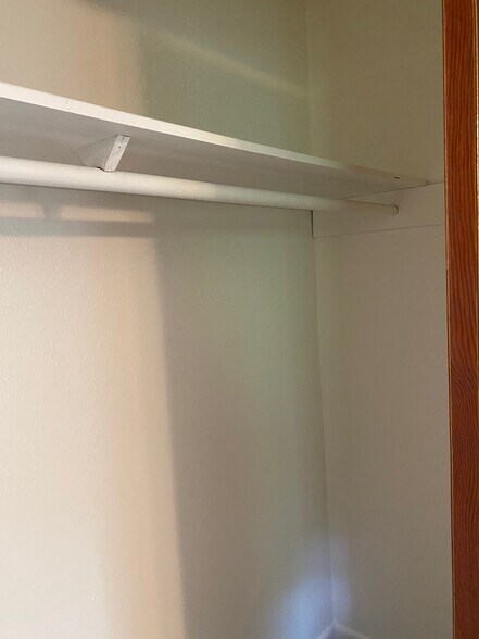 5 Closets! - 68 Webb Cove Rd