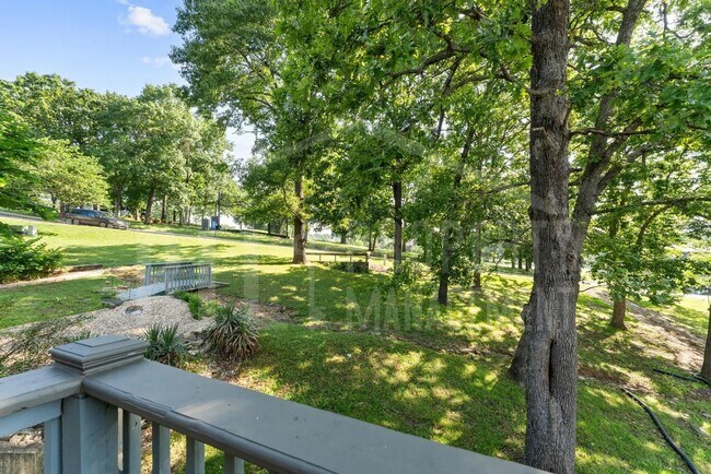 Building Photo - 185 Eagle Pointe Dr