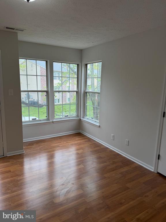 Building Photo - 133 Kenwood Dr