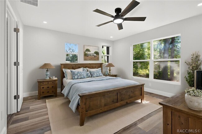 Building Photo - 618 Spruce St