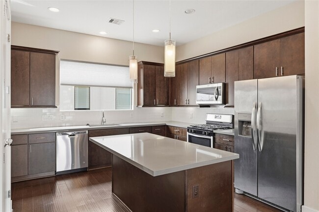 Building Photo - 1613 Milby St