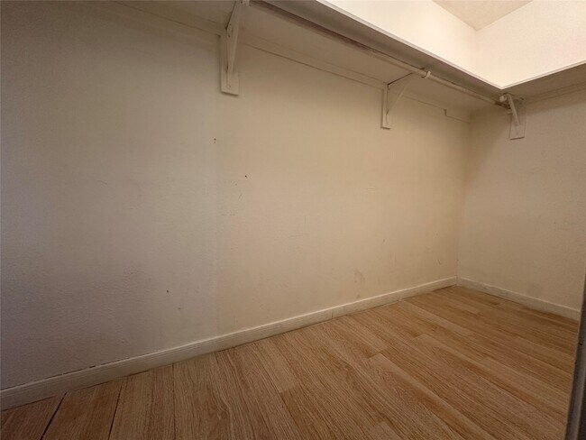 Building Photo - 5434 Cherie Crest Ct