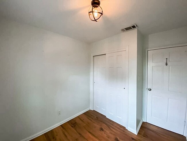 Building Photo - Charming 3 Bedroom, 2 Bath Home in Welcoming Warwick Village