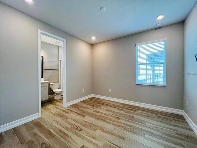 Building Photo - 4567 Tivoli Dr
