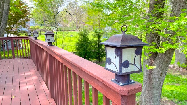 Building Photo - 615 N Staats Dr