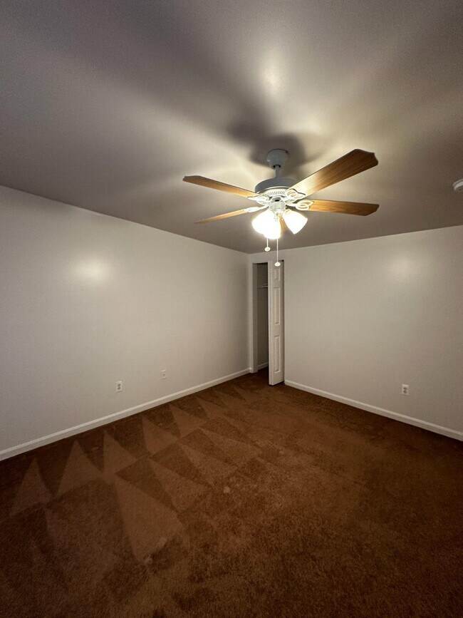 Building Photo - 1527 W 36th St