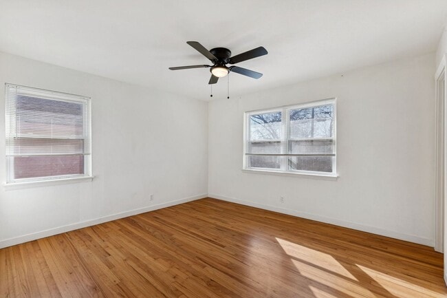 Building Photo - Charming 3-Bedroom, 2-Bath Home in an Established Haltom City Neighborhood