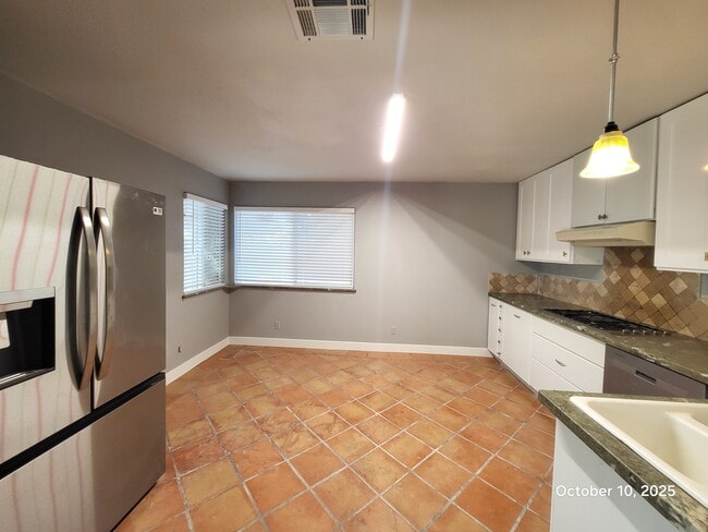 Building Photo - 6355 W Twain Ave