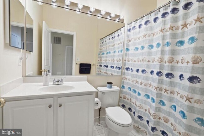 Building Photo - 7931 Crescent Park Dr