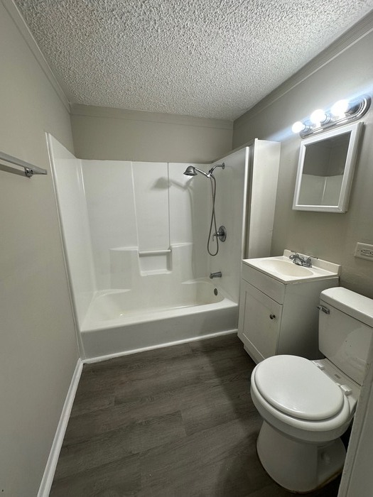 Building Photo - NEWLY RENOVATED 3 bed/2 bath with a FLEX ROOM