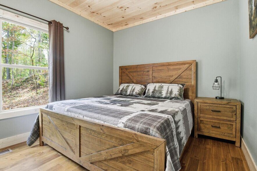 Building Photo - 3045 Jones Creek Ln