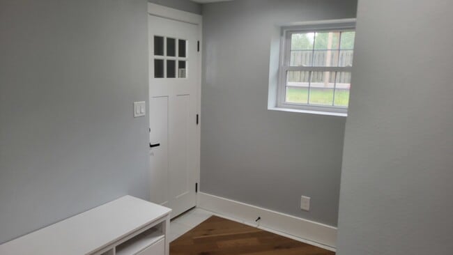 Building Photo - 308 Tamarack Ave