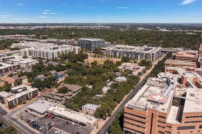 Building Photo - 914 E 32nd St