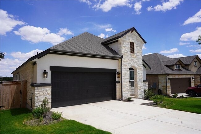 Building Photo - 621 Pinnacle View Dr