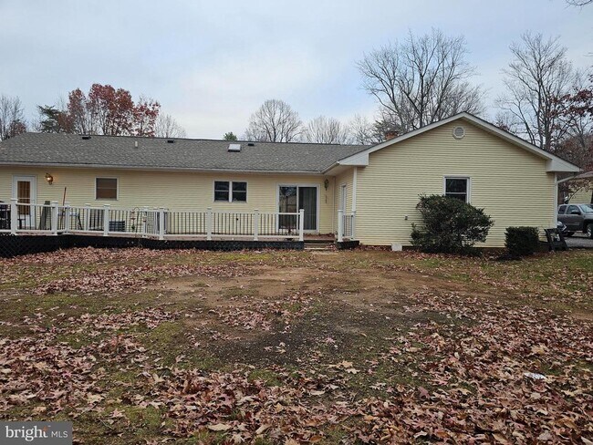 Building Photo - 310 Blue Mountain Rd