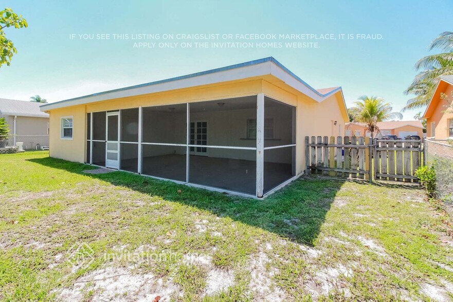 Building Photo - 22816 SW 65th Way