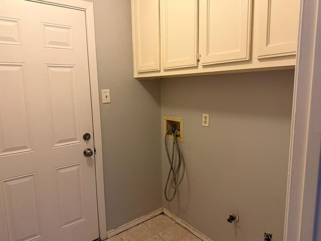 Building Photo - 6504 J Gregg Cove