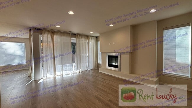 Building Photo - STUNNING 4-Bedroom Lake Tapps Home w/2-Car Garage and A/C!!