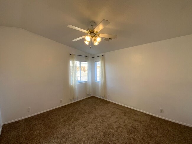 Building Photo - 4 Bedroom Single Story Home Available Near McMahon Blvd NW & Unser Blvd NW!